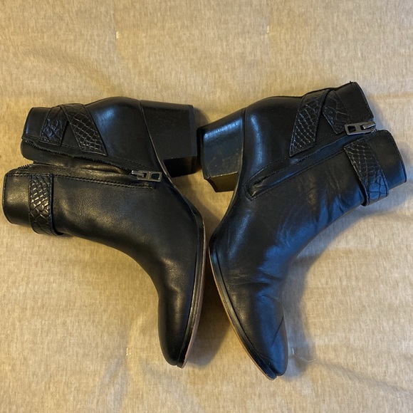 Coach Sz. 8 Black Booties - Picture 2 of 10
